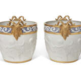 A PAIR OF SEVRES STYLE BISCUIT PORCELAIN JARDINIERES - photo 3