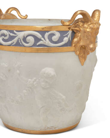 A PAIR OF SEVRES STYLE BISCUIT PORCELAIN JARDINIERES - photo 6