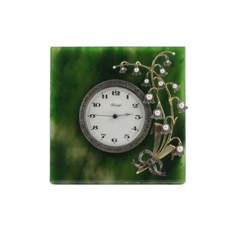 Horloge de table en or argent et jade. Mod&egrave;le de K. Faberg&eacute;. Russie. 20i&egrave;me si&egrave;cle. Nephritis 20th century - Foto 2