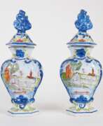 Aperçu. Delft, Paar Deckelvasen, um 1800