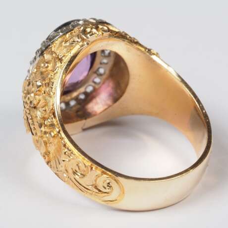 Kardinalsring, 14K Gold, mit ovalem Amethyst und kleinen Diamanten - Foto 7