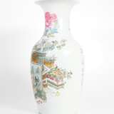 Große Vase aus Porzellan mit Famille rose - Dekor "100 Antiquitäten", China 19./20. Jh. - photo 2