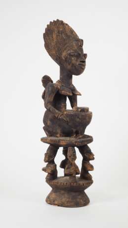 Schalen-Trägerin "Olumeye", Yoruba, Nigeria, wohl um 1900 - Foto 2