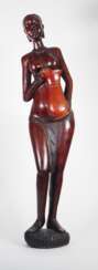 Sehr große afrikanische Frauenfigur aus Holz, 20. Jh.