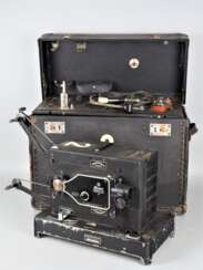 Bauer Pantalux 16 - Schmalfilmprojektor in Transportbox, um 1940