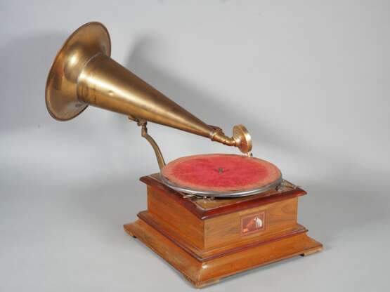 Altes Grammophon "His Master´s Voice" - photo 1