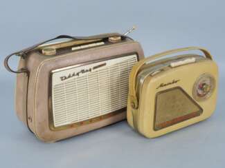 Zwei tragbare Kofferradios, 50er Jahre