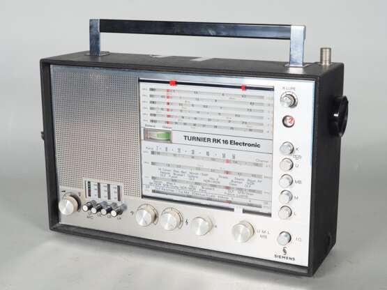 Tragbares Radio: Siemens Turnier RK16 Electronic um 1970 - фото 1