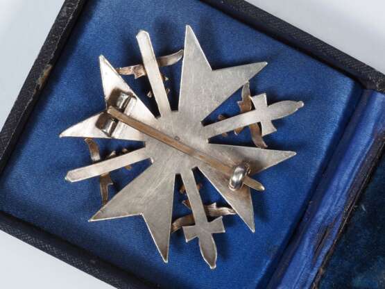 Spanienkreuz in Silber mit Schwertern im Etui - фото 3