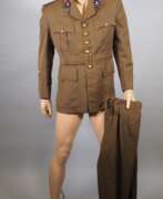 Product catalog. Belgische Artillerie Uniform mit Hose und Riemen