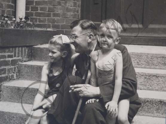 SS-Obergruppenführer Erich von dem Bach-Zelewski - Paar Großformat Fotos mit seinen Kindern - фото 3