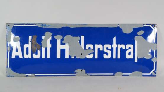 Drittes Reich: Emaille Straßenschild "Adolf Hitlerstraße" - 25 x 70cm - Foto 1