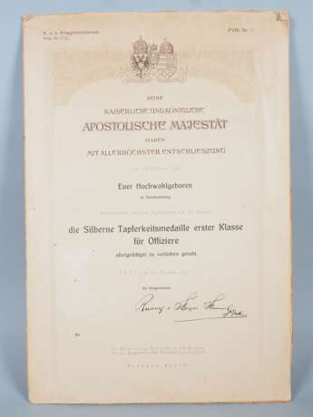 Österreich-Ungarn: Urkunde Silberne Tapferkeitsmedaille 1. Klasse für Offiziere, 1918 - k.u.k. Kaiserjäger - фото 1