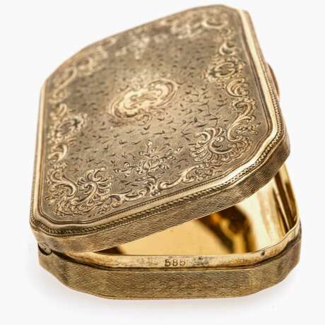 A snuff box - фото 3