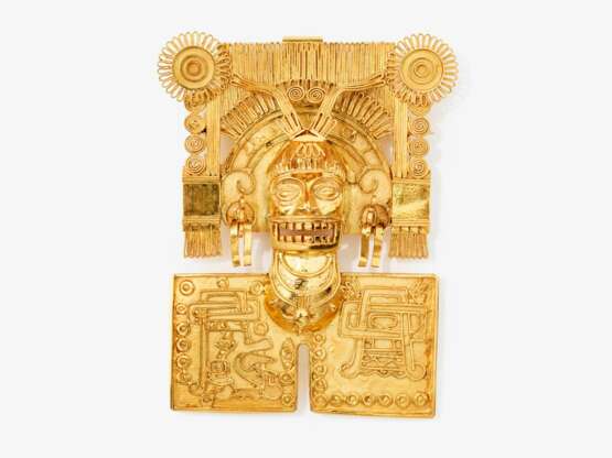 A pendant/brooch depicting a Mexican deity - фото 2