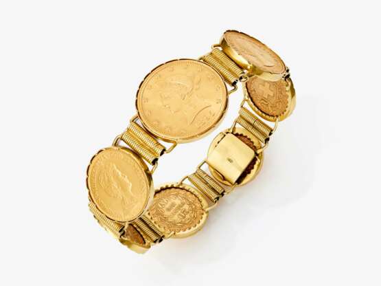 A coin bracelet - фото 1