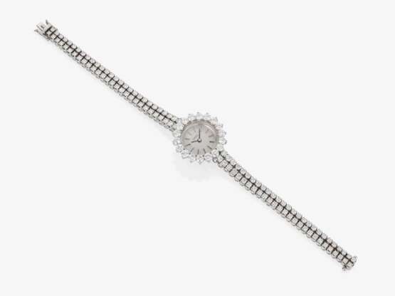 An elegant ladies cocktail watch decorated with brilliant-cut diamonds - photo 2