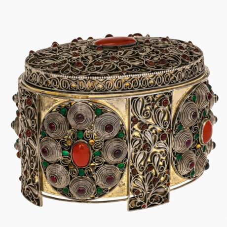 A jewellery box - фото 1