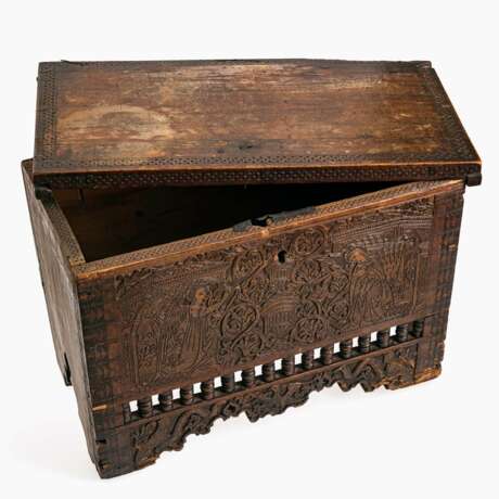 A small chest - photo 3