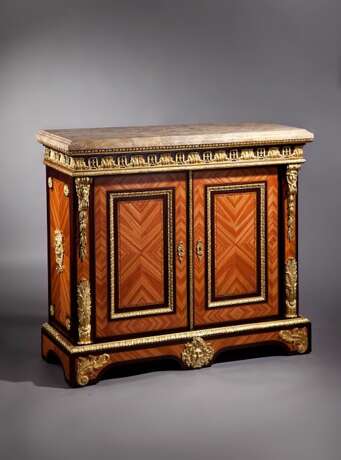 Kabinettschrank im Stil Louis XV., - photo 1