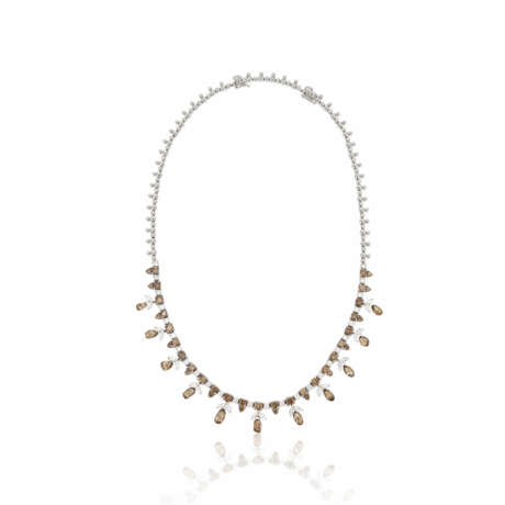 NO RESERVE | COLORED DIAMOND AND DIAMOND NECKLACE - фото 1