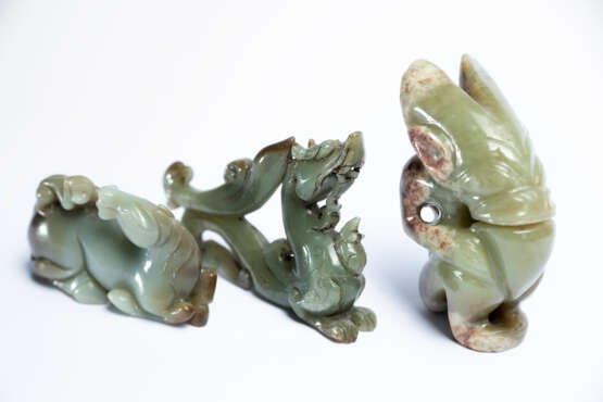 Drei chinesische Fabelwesen aus Jade - фото 1