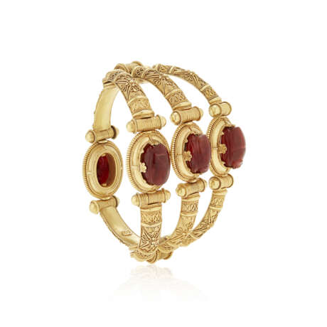 CASTELLANI ARCHAEOLOGICAL REVIVAL CARNELIAN AND GOLD BRACELET - photo 4