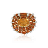 TRABERT & HOEFFER MAUBOUSSIN PAIR OF RETRO CITRINE AND DIAMOND CLIP-BROOCHES - Foto 3