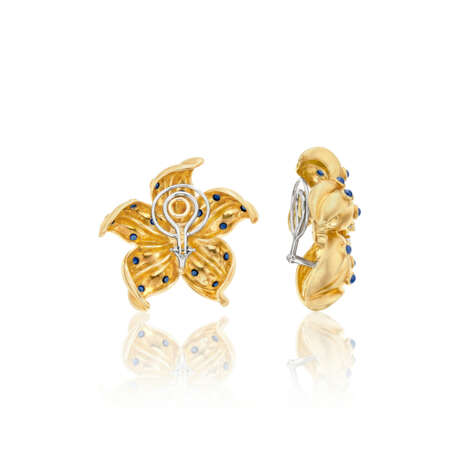 NO RESERVE | TIFFANY & CO. DIAMOND, SAPPHIRE AND GOLD FLOWER EARRINGS - photo 3