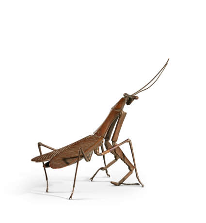 A BRONZE ARTICULATED MODEL OF A PRAYING MANTIS, JIZAI OKIMONO - Foto 3