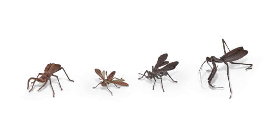 A GROUP OF FOUR IRON ARTICULATED MODELS OF INSECTS, JIZAI OKIMONO - фото 2