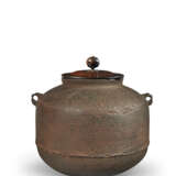 AN IRON TEA-KETTLE OF 'AMIDADO' TYPE - фото 2