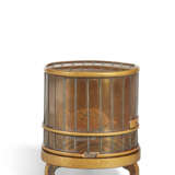 A GOLD LACQUER INCENSE BOX AND COVER IN THE FORM OF A BIRDCAGE, KOGO - Foto 3