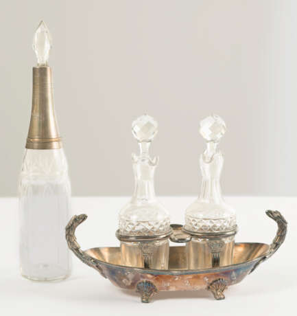 Essig und Öl-Set sowie Glaskaraffe, versilbert, 20. Jahrhundert - Foto 1
