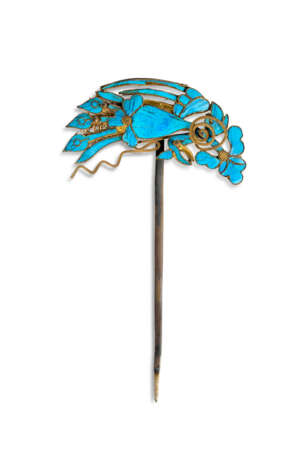 A KINGFISHER FEATHER-EMBELLISHED HAIRPIN - фото 1