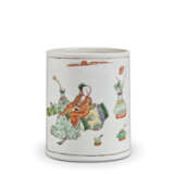 A FAMILLE VERTE BRUSH POT - фото 1