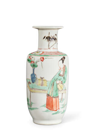 A FAMILLE VERTE 'SLEEPING COURT LADY' BALUSTER VASE - фото 1