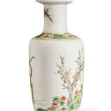 A FAMILLE VERTE BALUSTER VASE - Foto 4