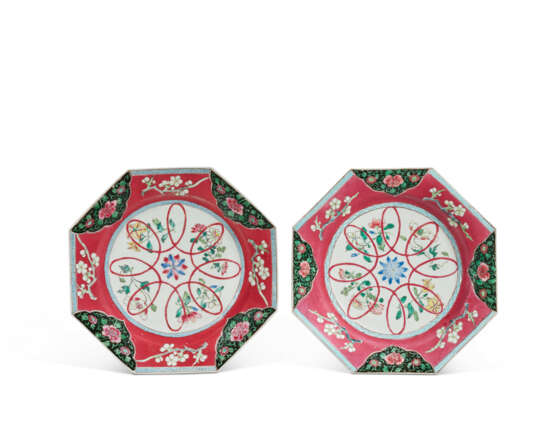 A PAIR OF RUBY-GROUND FAMILLE ROSE OCTOGONAL DISHES - photo 1