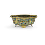 AN ENAMELLED GILT-COPPER JARDINIÈRE - photo 1