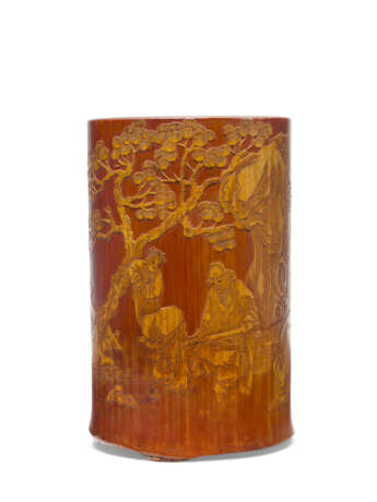 A LIU QING CARVED BAMBOO BRUSHPOT, BITONG - photo 1