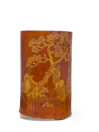 A LIU QING CARVED BAMBOO BRUSHPOT, BITONG - photo 2