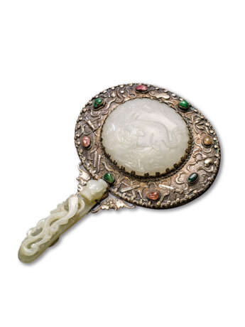 A WHITE JADE AND PALE CELADON JADE-MOUNTED SILVER HAND MIRROR - photo 1