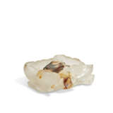 AN AGATE 'CRAB AND SHELL' BRUSH WASHER - photo 4