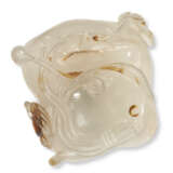 AN AGATE 'CRAB AND SHELL' BRUSH WASHER - photo 6