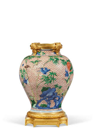 A WUCAI 'FLORAL' JAR - Foto 4