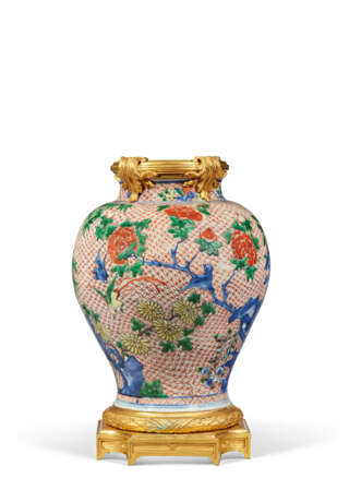 A WUCAI 'FLORAL' JAR - photo 5