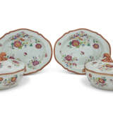 A PAIR OF FAMILLE ROSE 'FLORAL' OVAL TUREENS, COVERS AND STANDS - фото 3