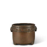 A BRONZE 'RUYI' TRIPOD CENSER - фото 1