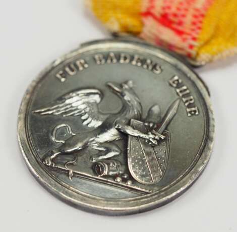 Baden: Silberne Karl Friedrich Militär Verdienst Medaille für den Corporal Flesch im 4. Landwehr-Batl. - фото 2